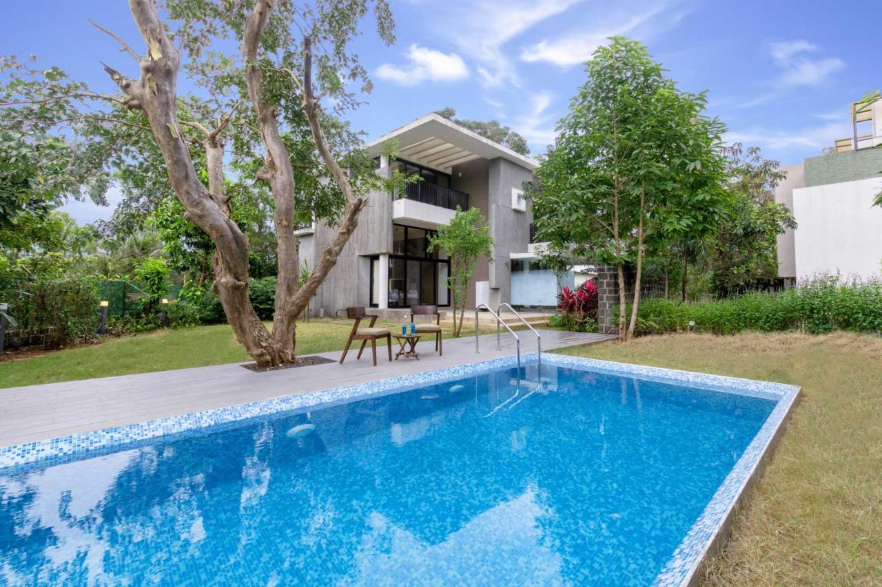 Villa Foresta By Stayvista With Modern Decor, Swimming Pool & Expansive Lawn For A Perfect Escape Lonavala Exterior foto