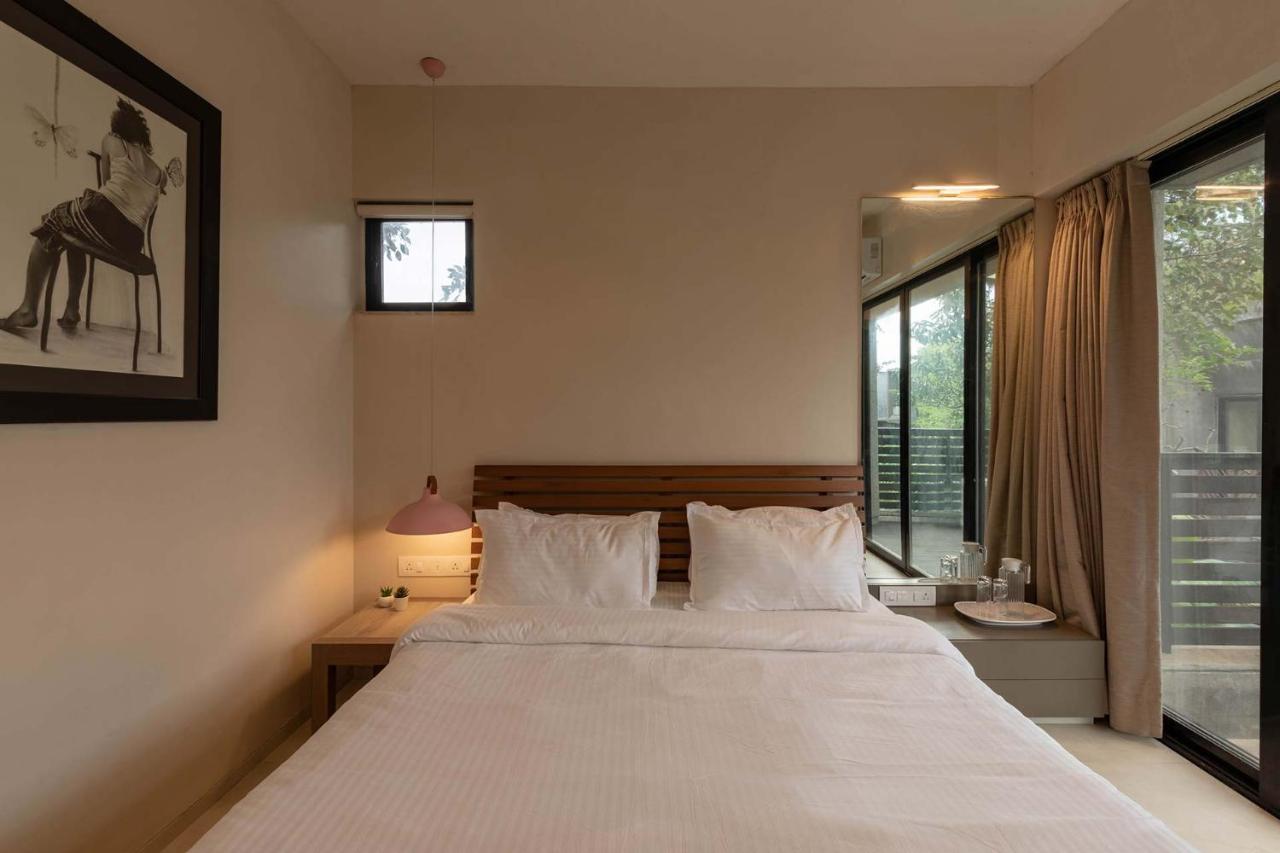 Villa Foresta By Stayvista With Modern Decor, Swimming Pool & Expansive Lawn For A Perfect Escape Lonavala Exterior foto